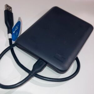 Western Digital WD Passport Backup 320GB External USB Hard Drive w/ cable